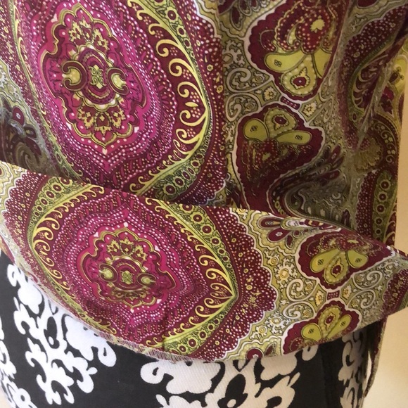 💜 Uncivilized Vintage fitted button down paisley wide lapel, split hem blouse - Picture 8 of 14